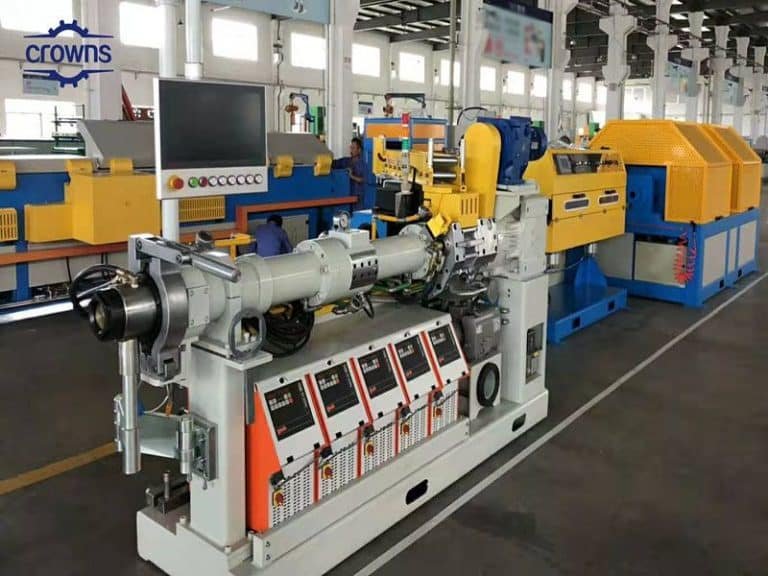 高品質の部品を生産する高性能ゴム押出機